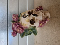 Schedel met kruis en roze rozen|ohgreen Outlet